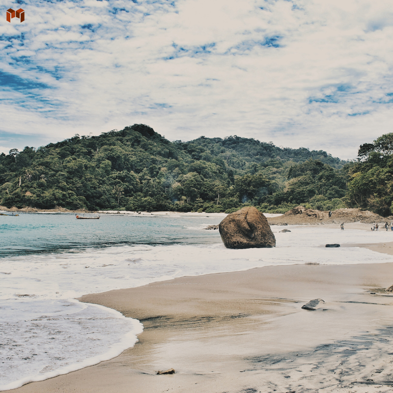 Pantai Wedi Ireng Salah Satu Pesona Alam Kota Banyuwangi